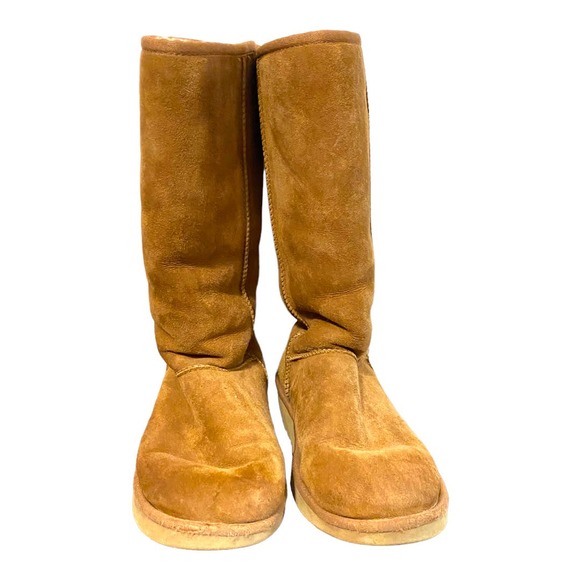 UGG Shoes - UGG Classic Chestnut Leather Boots size 10